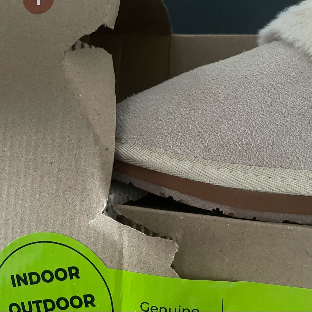 Clarks suede fur collar scuffs size 7 (6.5) NIB - Picture 6 of 9